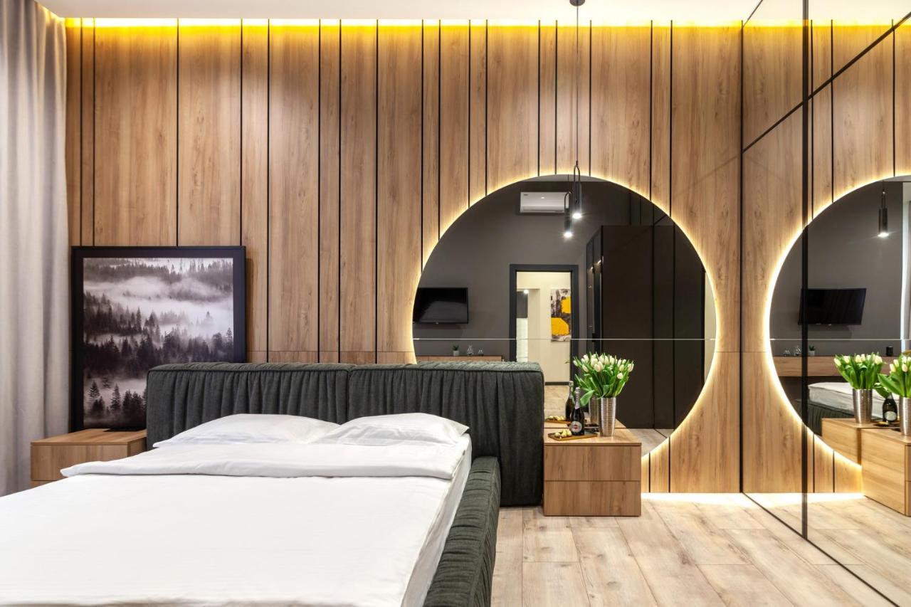 Royal Vip Apartment On Leontovicha 5 Lviv Ngoại thất bức ảnh