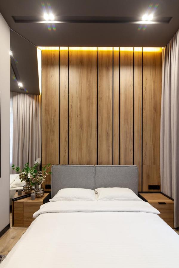 Royal Vip Apartment On Leontovicha 5 Lviv Ngoại thất bức ảnh