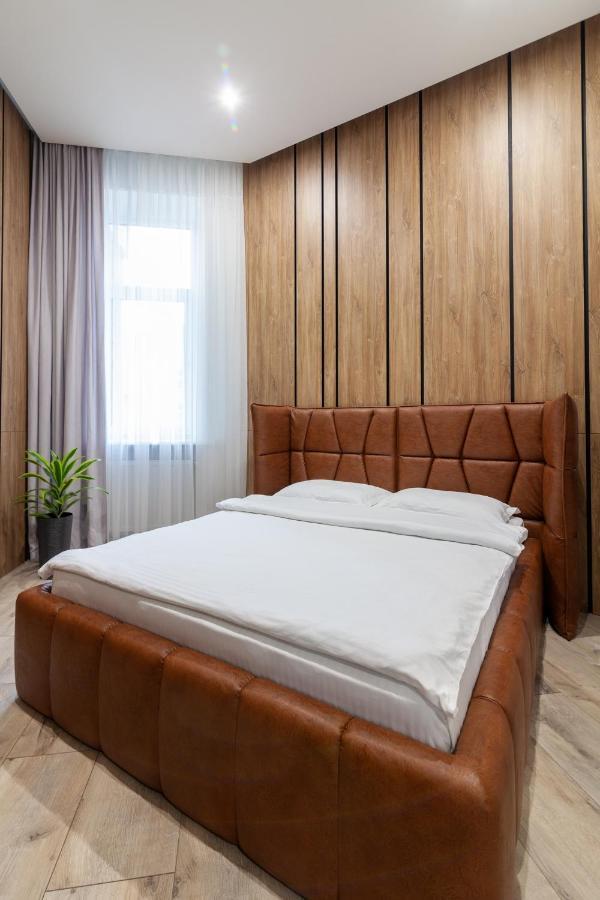 Royal Vip Apartment On Leontovicha 5 Lviv Ngoại thất bức ảnh