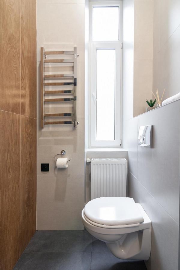 Royal Vip Apartment On Leontovicha 5 Lviv Ngoại thất bức ảnh