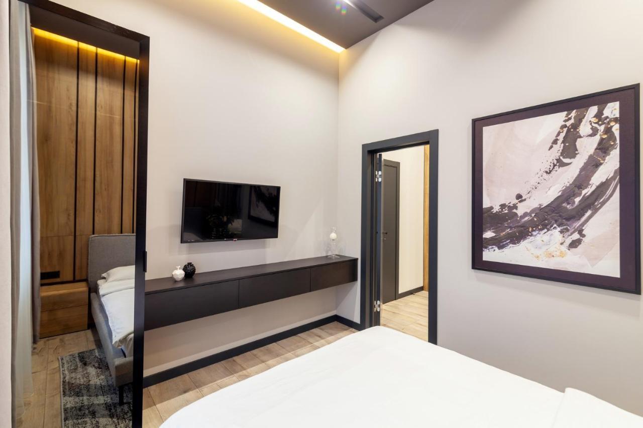 Royal Vip Apartment On Leontovicha 5 Lviv Ngoại thất bức ảnh