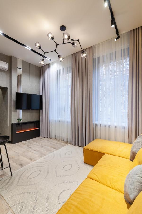 Royal Vip Apartment On Leontovicha 5 Lviv Ngoại thất bức ảnh