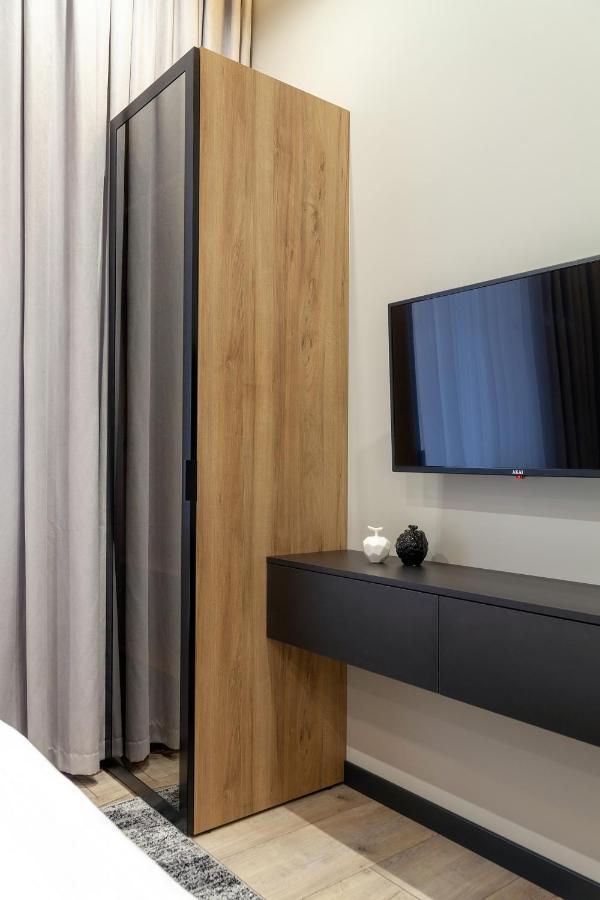 Royal Vip Apartment On Leontovicha 5 Lviv Ngoại thất bức ảnh