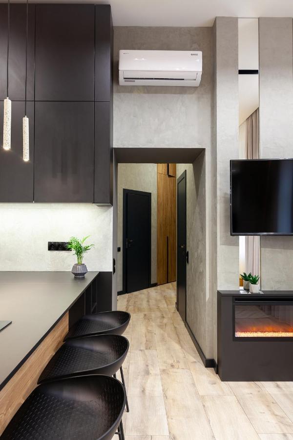 Royal Vip Apartment On Leontovicha 5 Lviv Ngoại thất bức ảnh