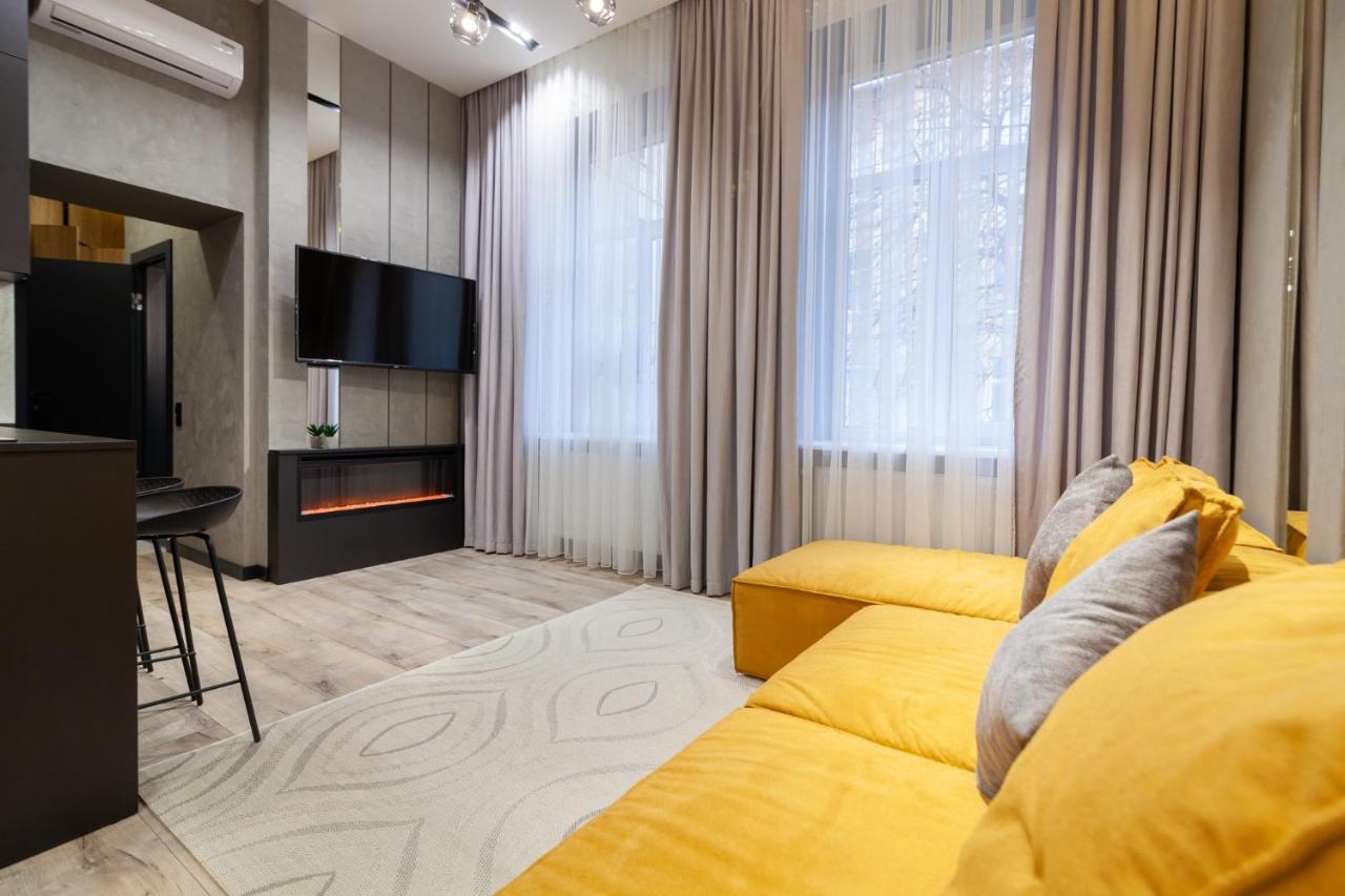 Royal Vip Apartment On Leontovicha 5 Lviv Ngoại thất bức ảnh