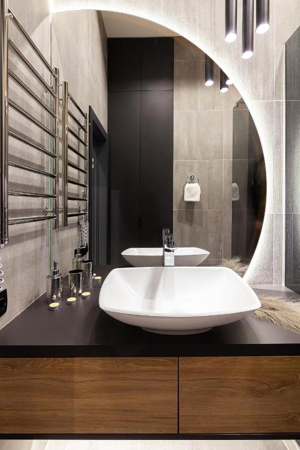Royal Vip Apartment On Leontovicha 5 Lviv Ngoại thất bức ảnh